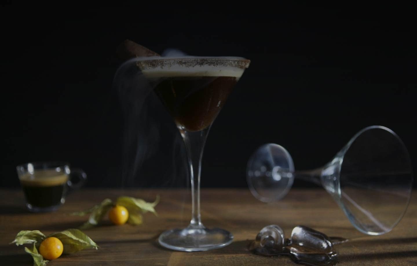 https://www.lavazzausa.com/content/dam/lavazza-athena/b2c/stories/article/coffee-secrets/espressomartini/hero-banner/d-Espresso-Martini.jpg