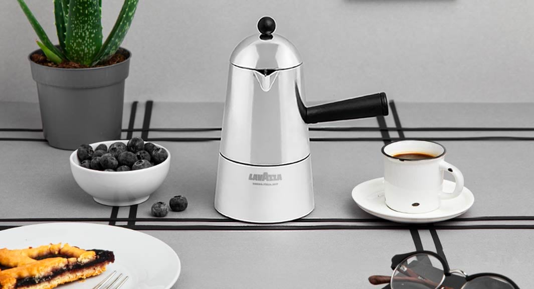How to Make Coffee in the Italian Way with Moka Lavazza